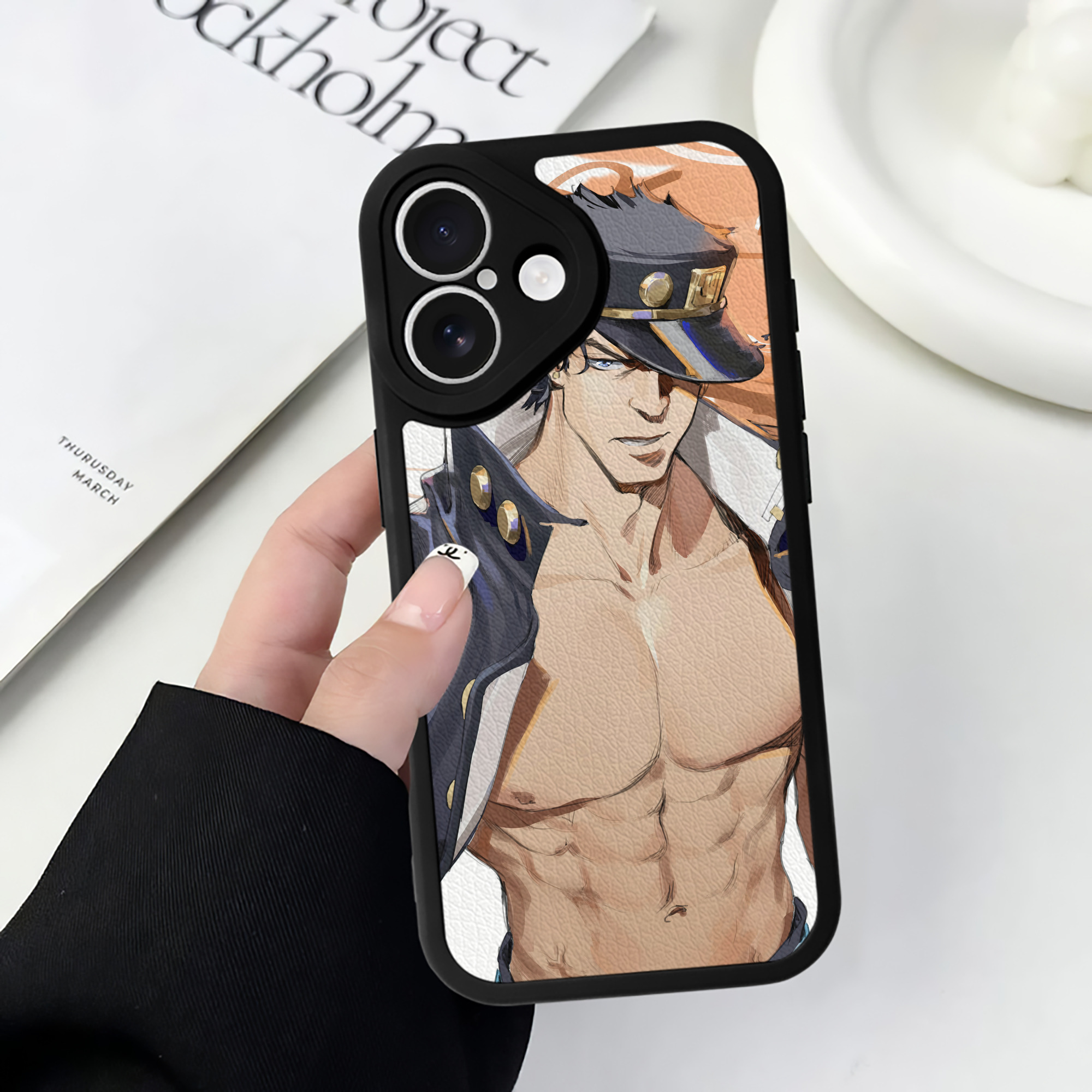 （画像用） ジョジョの奇妙な冒険 JoJo's Bizarre Adventure 【iPhone 16シリーズ対応】シリコンスマホケース（レザー調） 材質：シリコン
